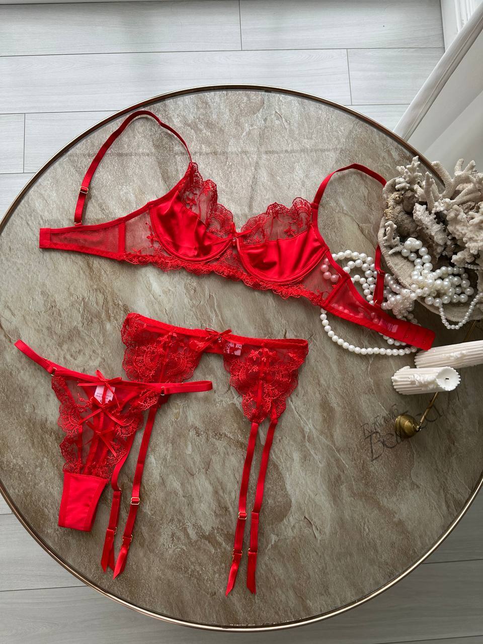 VELLUTO ROSSO Lingerie Set